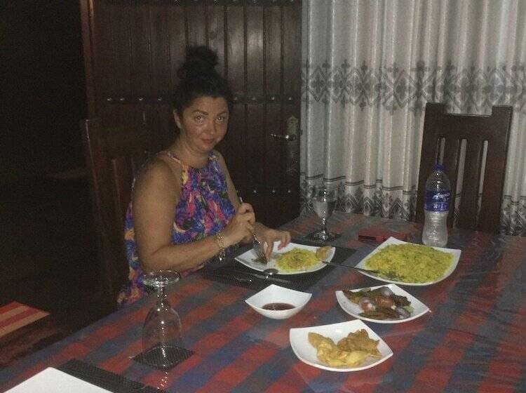 بنسيون Ceylon Wilpattu Safaris & Lodging