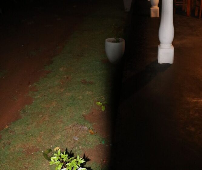 بنسيون Ceylon Wilpattu Safaris & Lodging