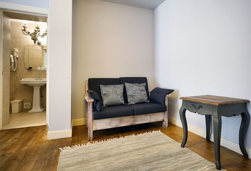 بنسيون Charm Inn Sintra