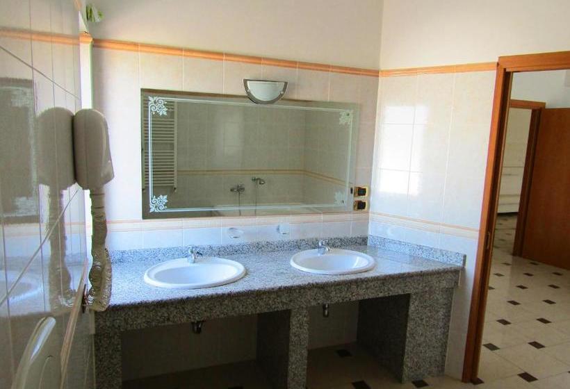 بنسيون Grand Hostel Calabria