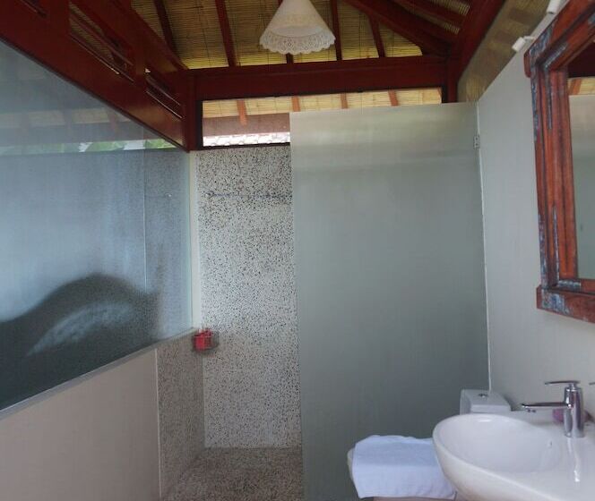 פנסיון Manggis Garden Dive Resort