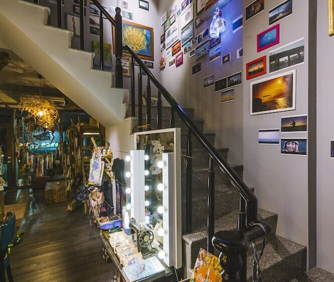 پانسیون No Sun No Happy Inn