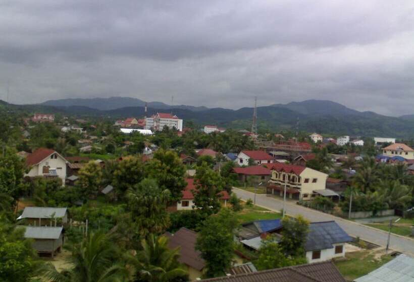 Royal Hotel Luang Namtha   Huang Ching