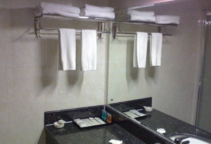 Royal Hotel Luang Namtha   Huang Ching