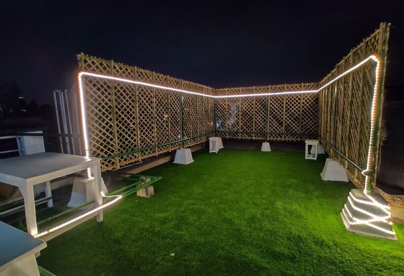 A Sleepy Fox   Hostel