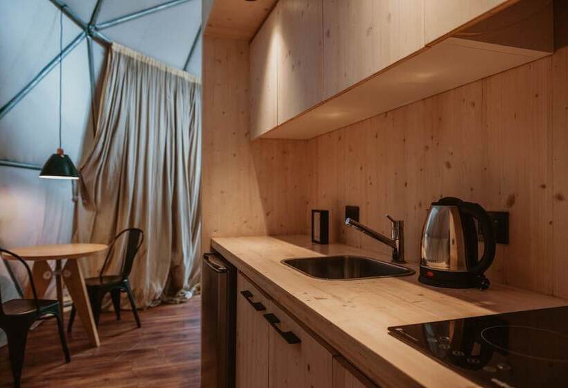 هاستل Big Bang Nature Stays