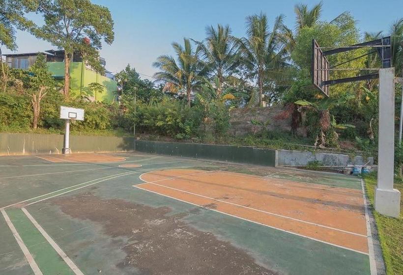 ペンション Reddoorz Near Living Plaza Balikpapan