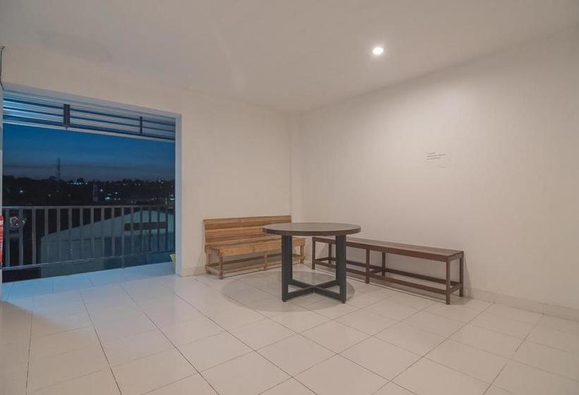 ペンション Reddoorz Near Living Plaza Balikpapan