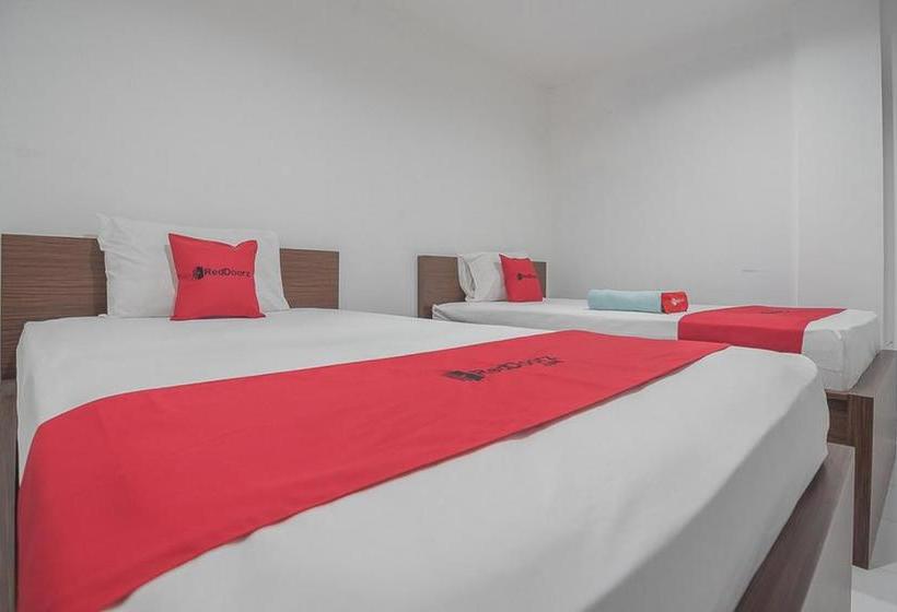 ペンション Reddoorz Near Living Plaza Balikpapan