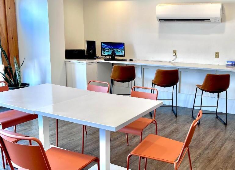 Atlantic Beach Hotel Newport