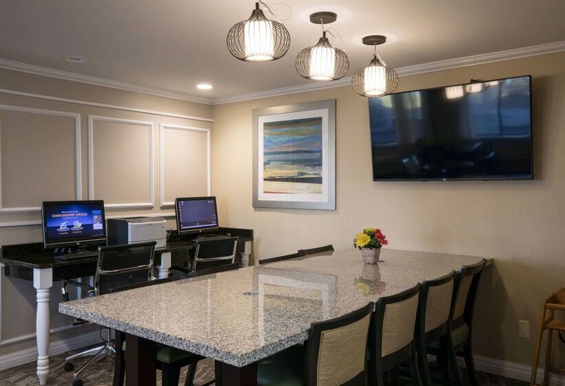 Baymont By Wyndham Detroit Airport/romulus