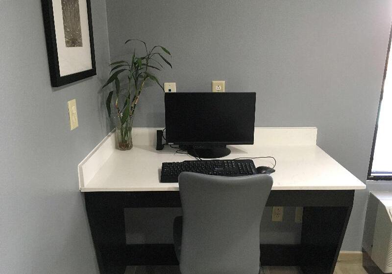 בית מלון כפרי Americas Best Value Inn Denham Springs