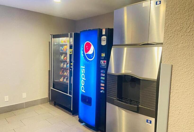 فندق Americinn By Wyndham Glendale Milwaukee