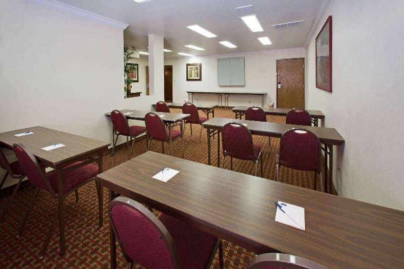 בית מלון כפרי Americinn By Wyndham Johnston Des Moines