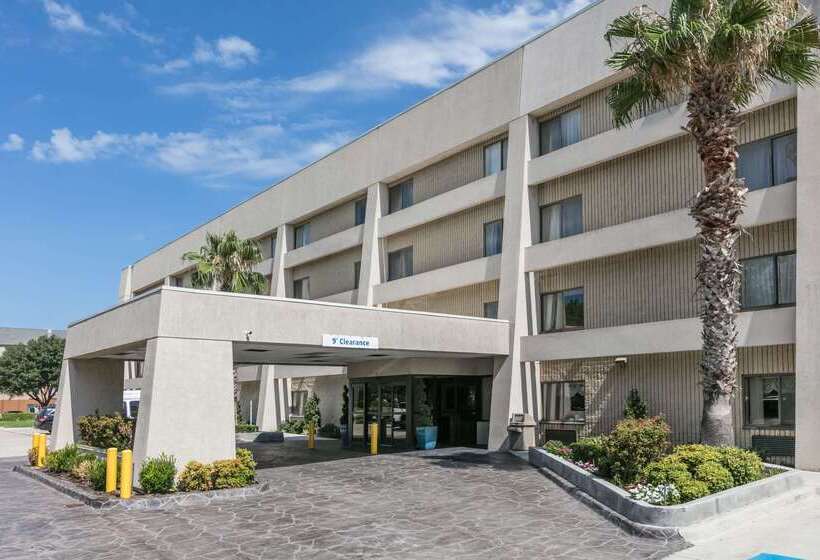 בית מלון כפרי Baymont By Wyndham Arlington At Six Flags Dr