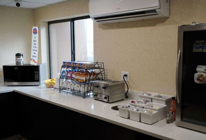 هتل Baymont By Wyndham Bridgeport/frankenmuth