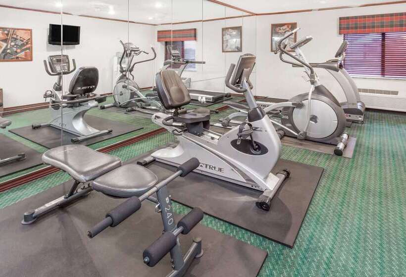 בית מלון כפרי Express Inn