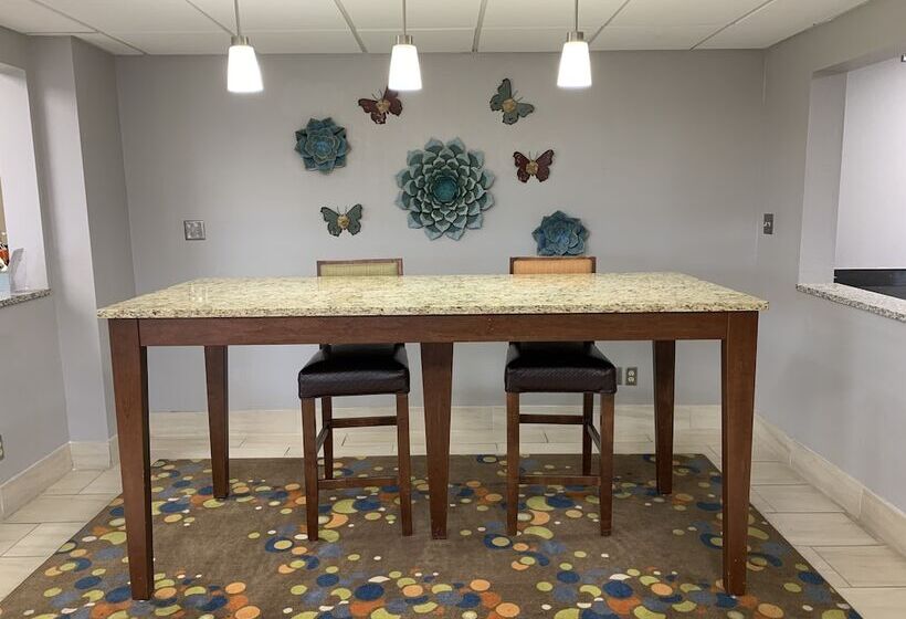 ホテル Express Inn