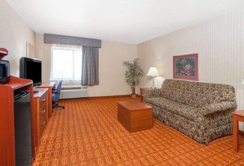 فندق Baymont By Wyndham Detroit/roseville