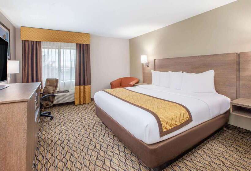 Отель Baymont By Wyndham Grand Rapids Airport