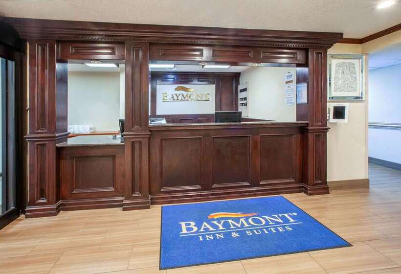 هتل Baymont By Wyndham Grand Rapids Airport