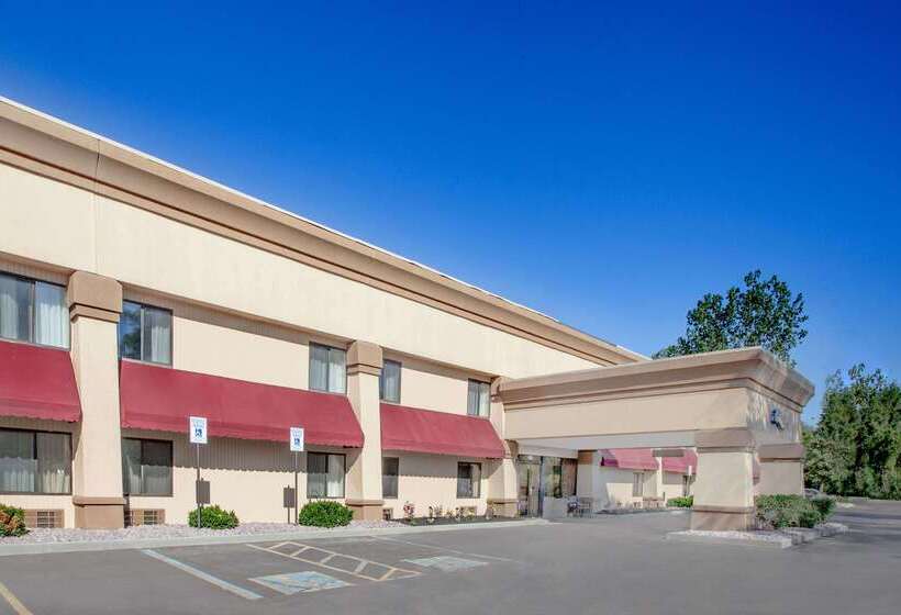 فندق Baymont By Wyndham Jackson