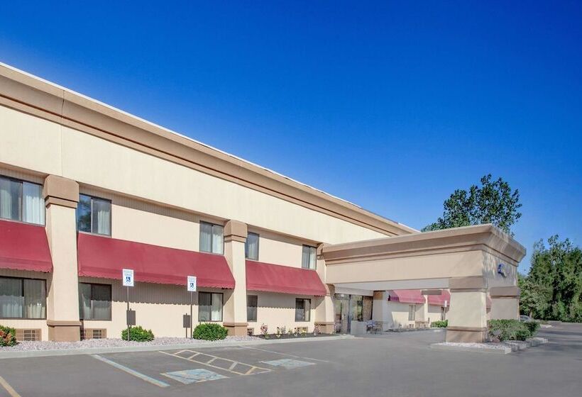 فندق Baymont By Wyndham Jackson