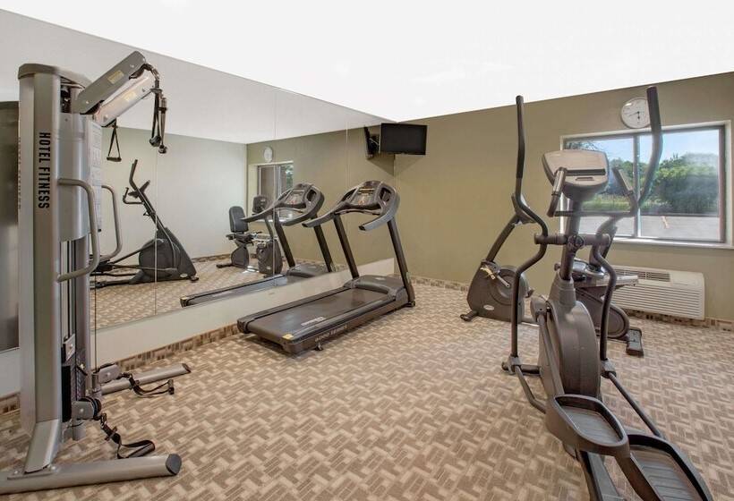 فندق Baymont By Wyndham Jackson