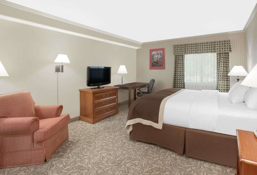 فندق Baymont By Wyndham Jackson