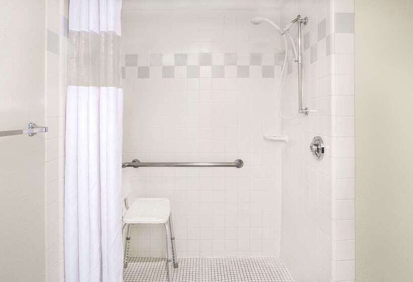 فندق Baymont By Wyndham Janesville