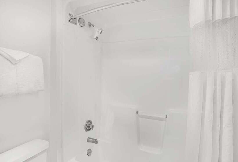 فندق Baymont By Wyndham Janesville