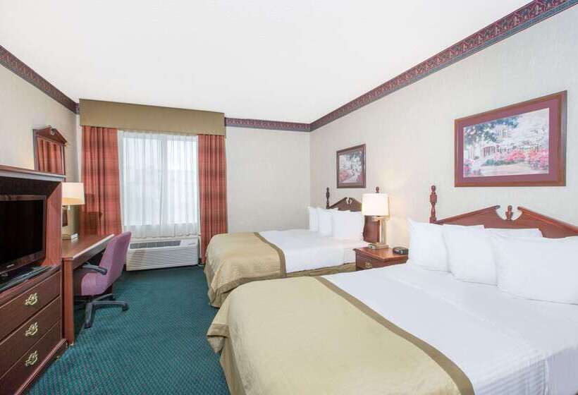 هتل Baymont By Wyndham Jonesboro