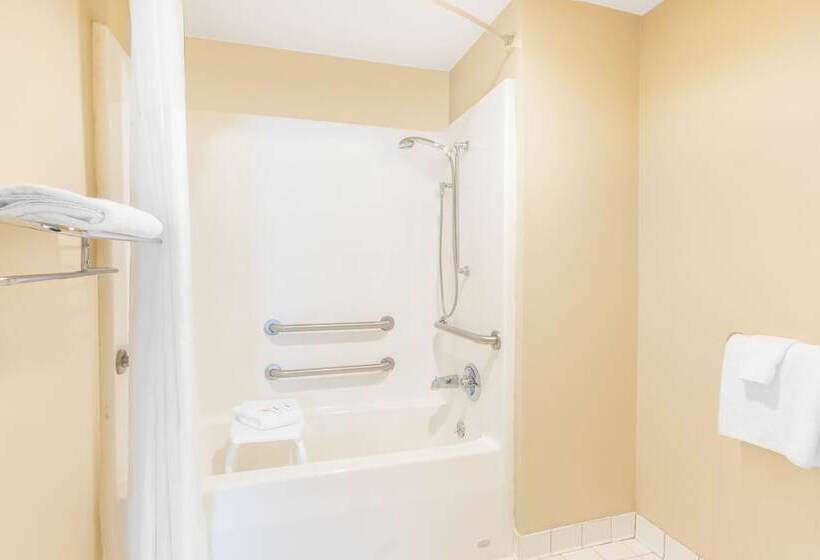 هتل Baymont By Wyndham Jonesboro