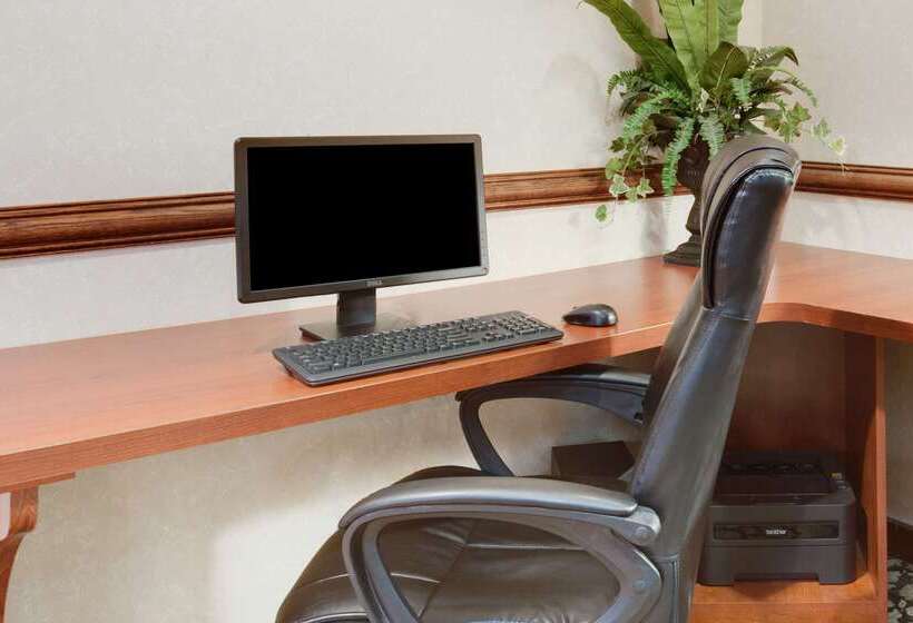 ホテル Baymont By Wyndham Kalamazoo West