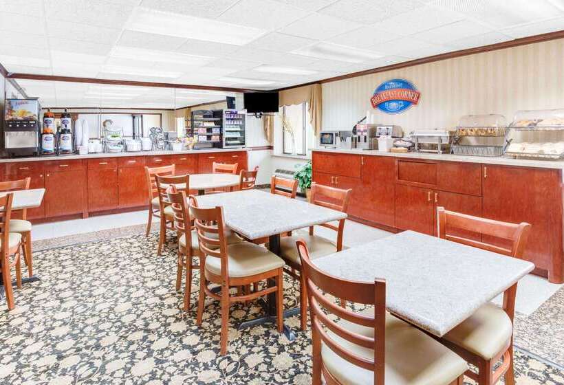 ホテル Baymont By Wyndham Kalamazoo West