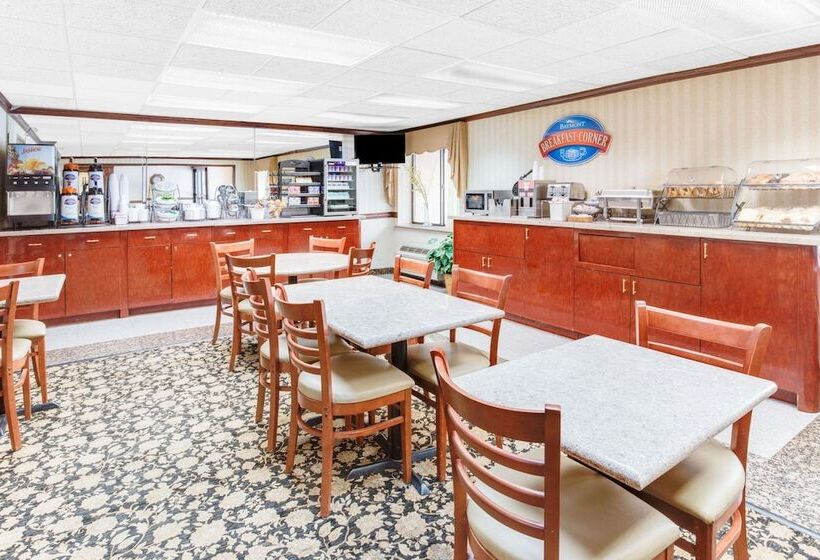 ホテル Baymont By Wyndham Kalamazoo West