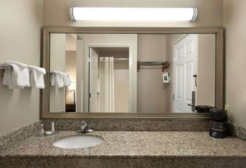 호텔 Baymont By Wyndham Mackinaw City