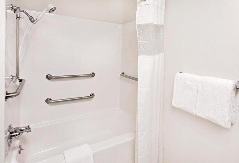 בית מלון כפרי Baymont By Wyndham St. Joseph/stevensville