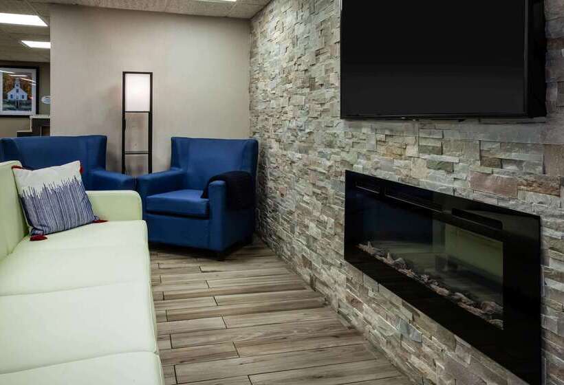 בית מלון כפרי Baymont By Wyndham Traverse City