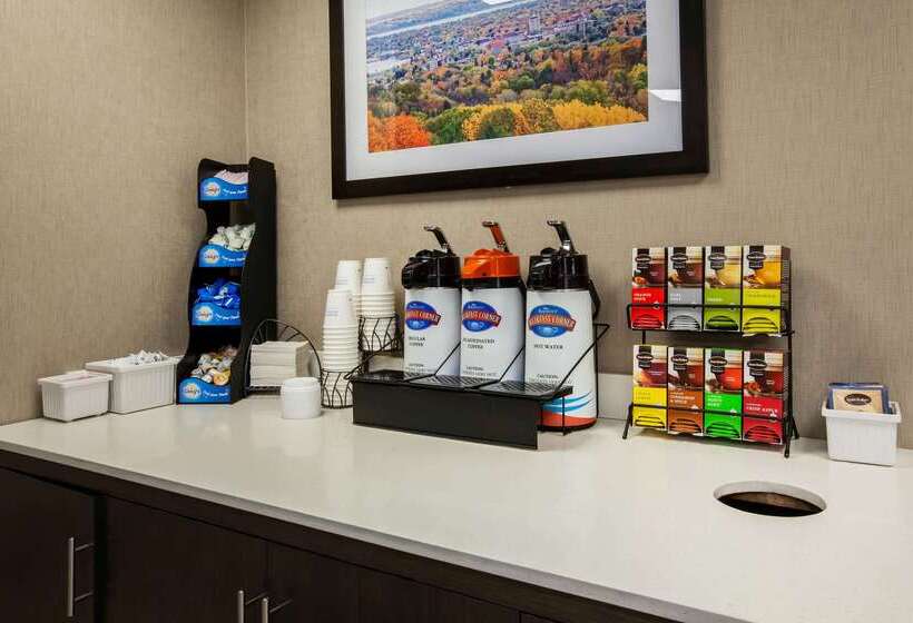 בית מלון כפרי Baymont By Wyndham Traverse City