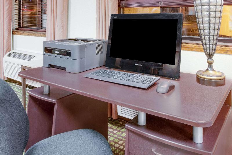 בית מלון כפרי Baymont By Wyndham Traverse City