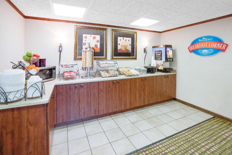 בית מלון כפרי Baymont By Wyndham Traverse City