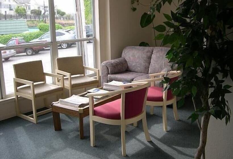 فندق Beachview Inn