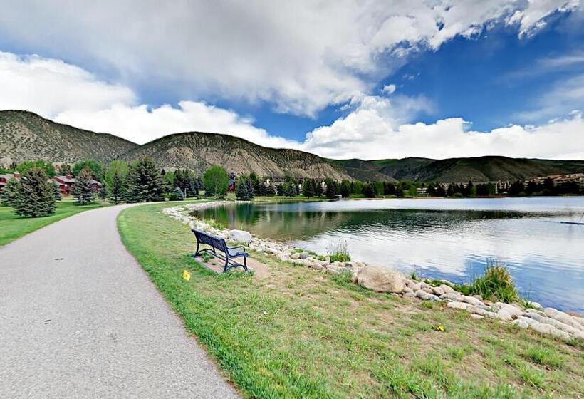 בית מלון כפרי Beaver Creek West O2