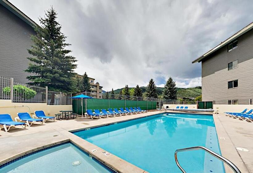 בית מלון כפרי Beaver Creek West O2