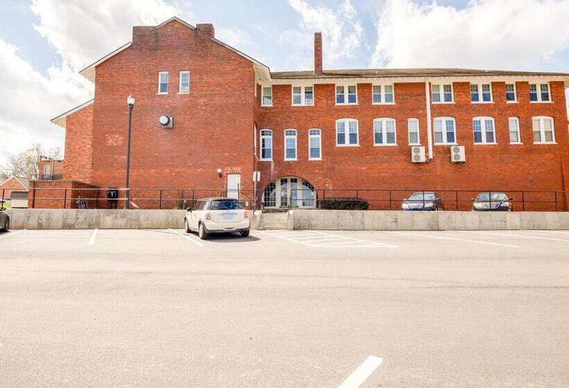 فندق Belmont Inn