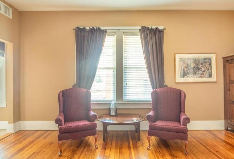 فندق Belmont Inn