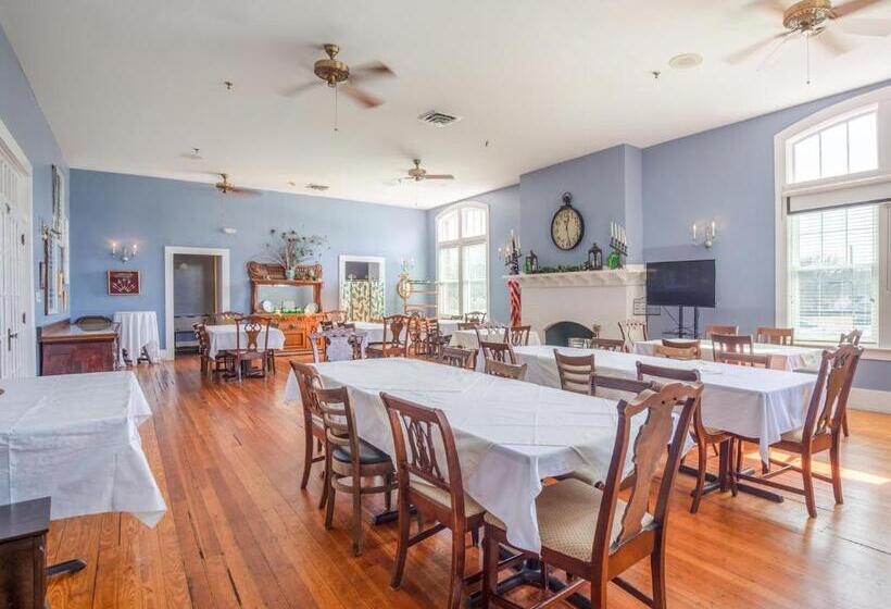 فندق Belmont Inn