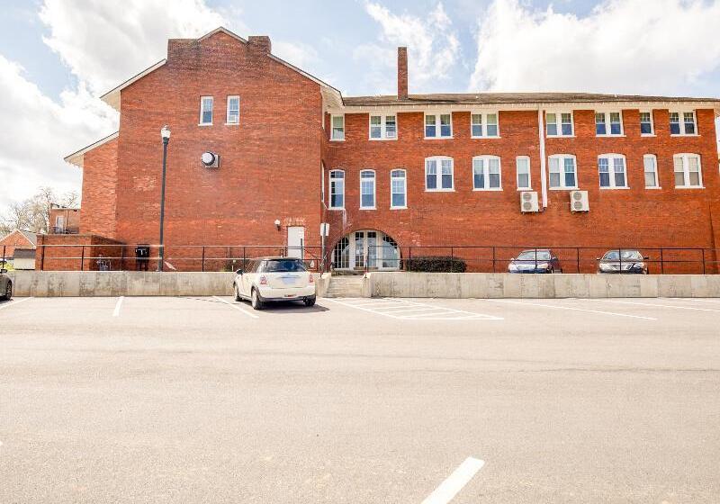 فندق Belmont Inn