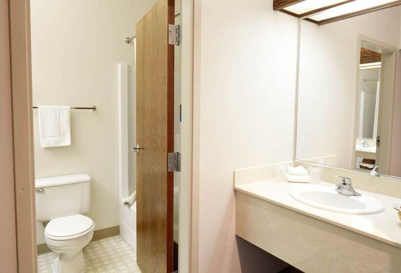 فندق Benny's Colville Inn